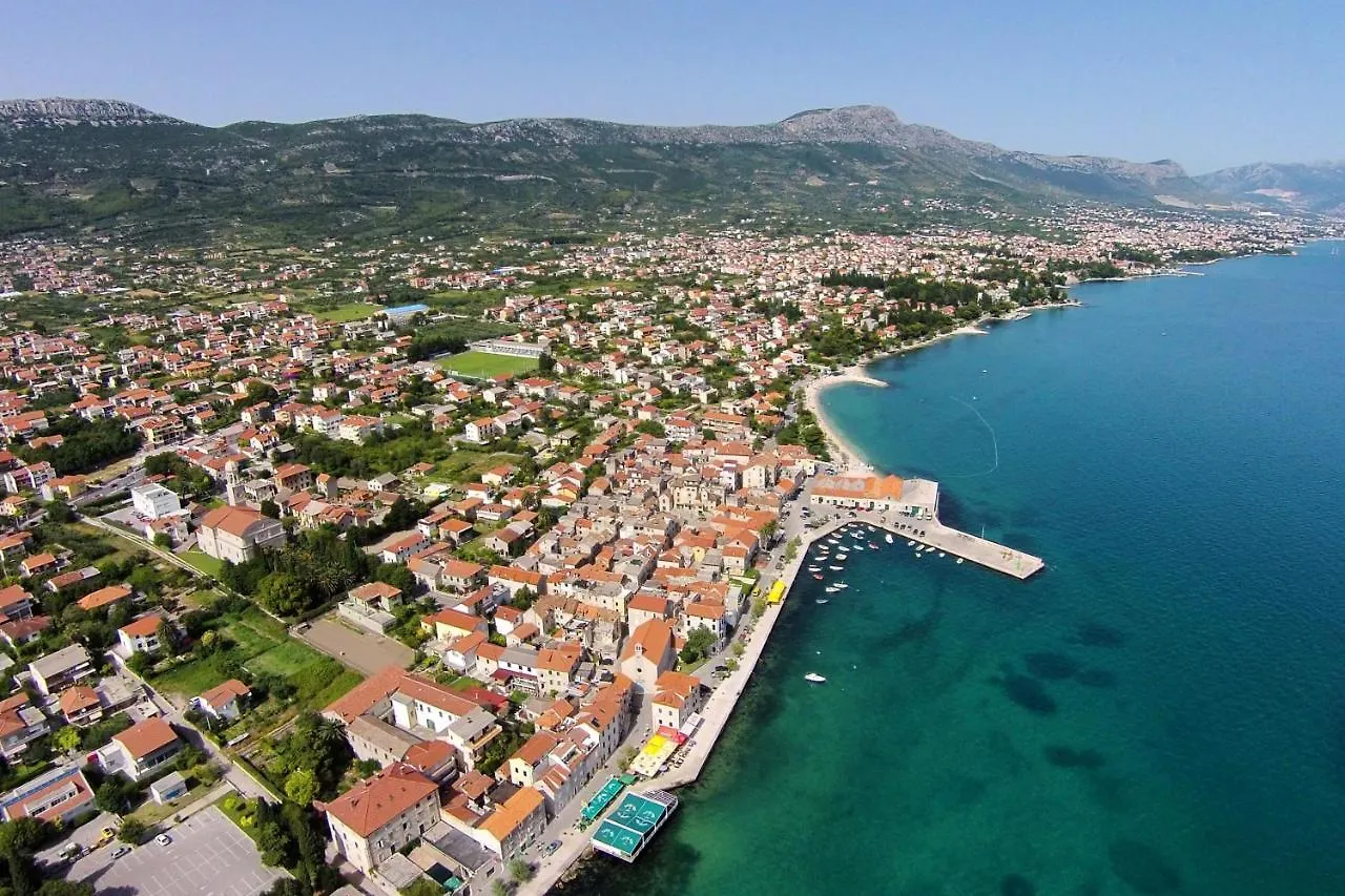 Apartments With A Parking Space Kastel Stari, Kastela - 18812 0*,  Croatia